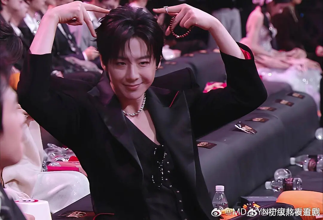 刘宇宁也想吸点嬷嬷粉丝了吗 