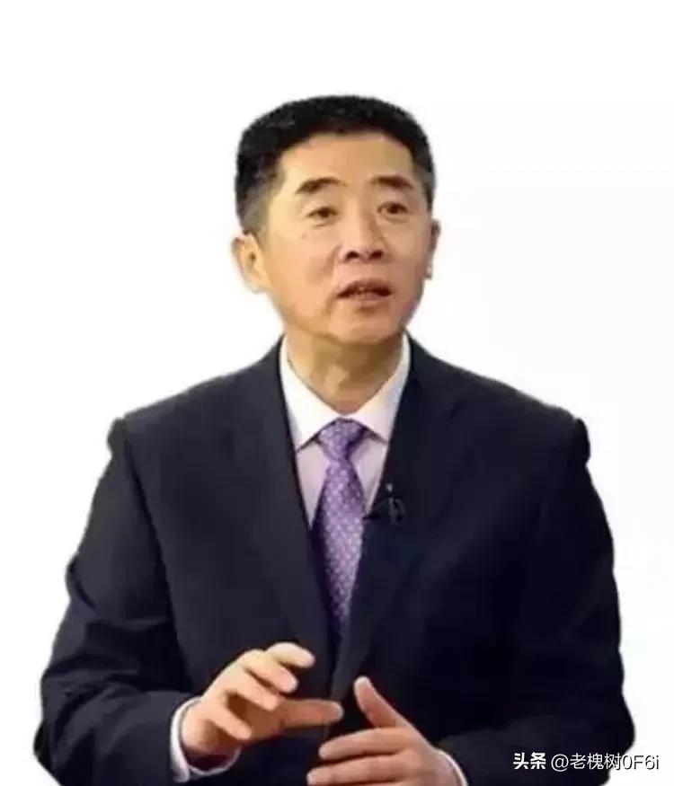 杜文龙谈黄岩岛：多型新装备现身，黄岩岛已牢牢掌握在我们手中
 
　　建军99周年