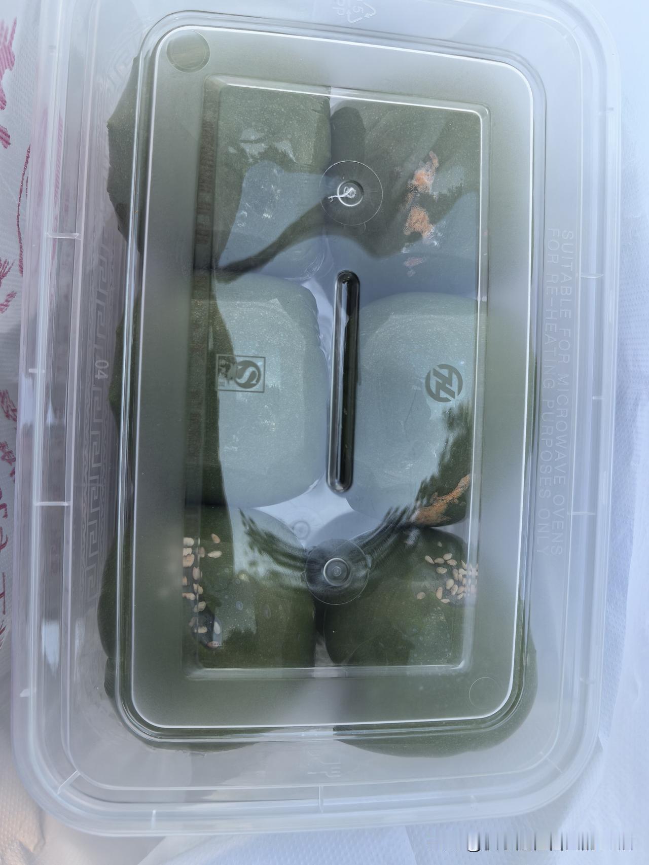 在糖瓜粘住嘴的日子里🍬，用照片封存甜蜜暴击时刻。