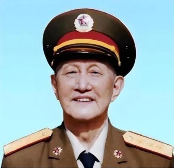 1965年秋天，毛主席在武汉问了韩先楚一句话：“洪麻子怎么样？”韩刚说完洪学智还