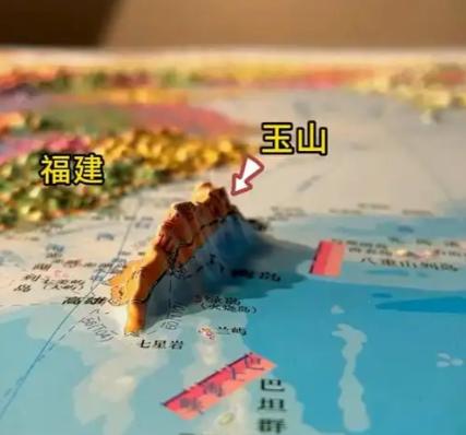 ·根据美军攻打硫磺岛的经验，中国武统时，要特别警惕：台军很可能已经挖空台湾山脉，