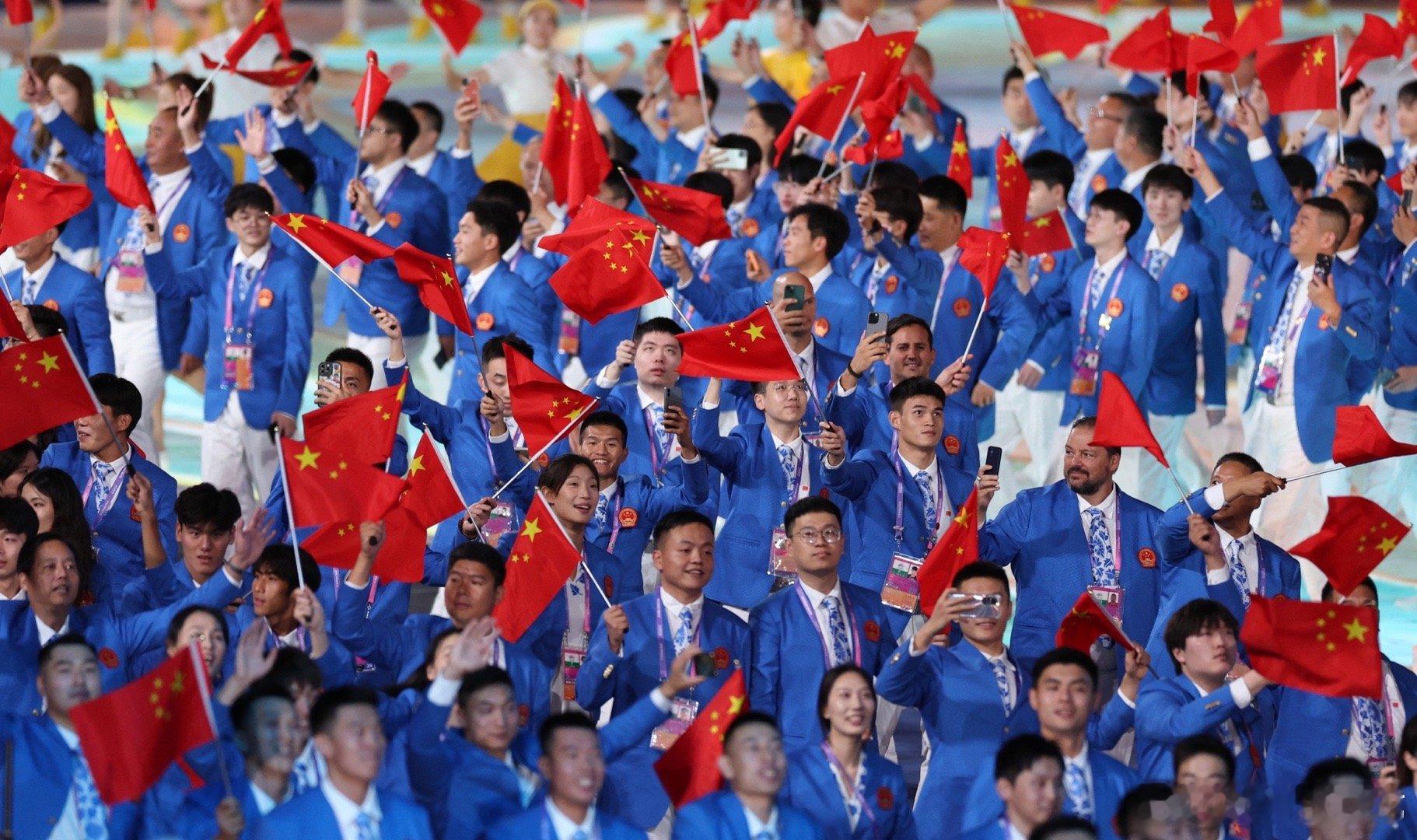 7月26日讯 巴黎奥运会将于明天凌晨1点30分正式开幕。据报道，中国奥运代表团在