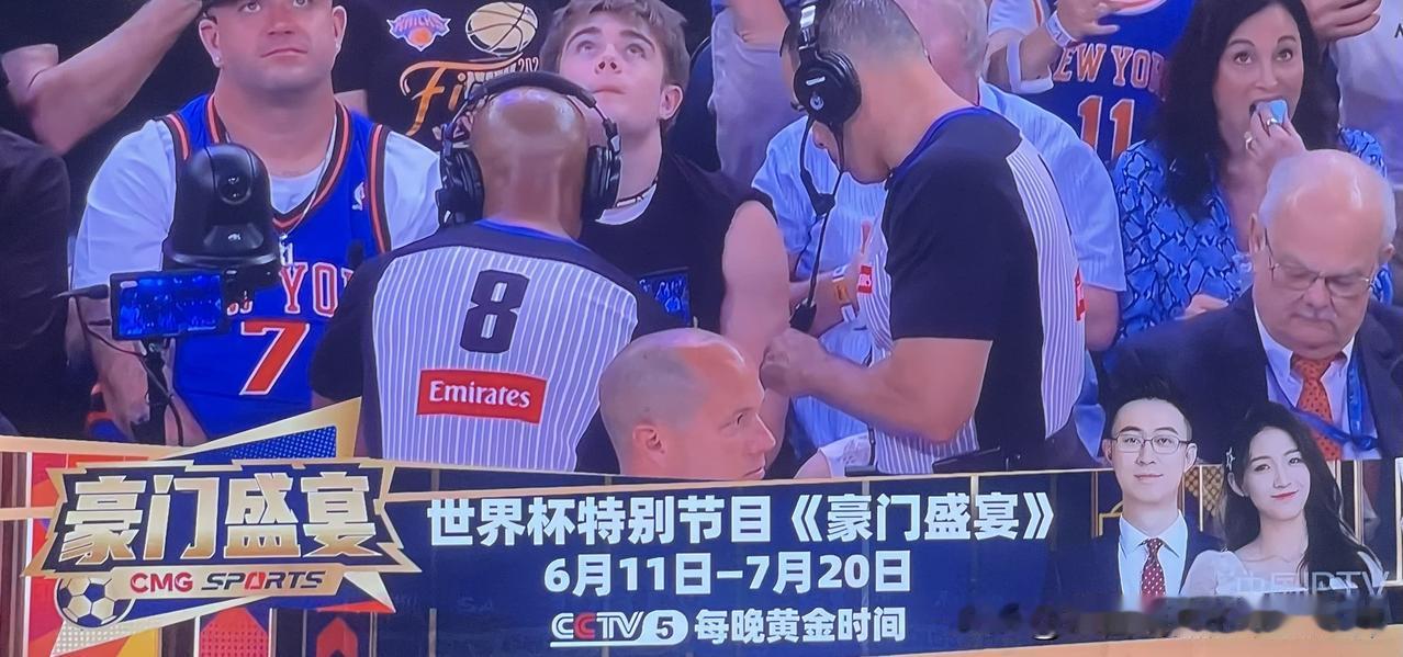 央视的世界杯特别节目还叫《豪门盛宴》？！个人以为，欧洲杯节目叫做《豪门盛宴》，可