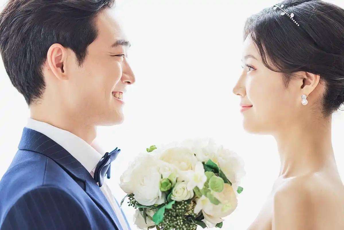 安徽，离婚带娃的女子与离婚带娃的男子再婚，婚后生了一个孩子，女子为了更好的照顾孩