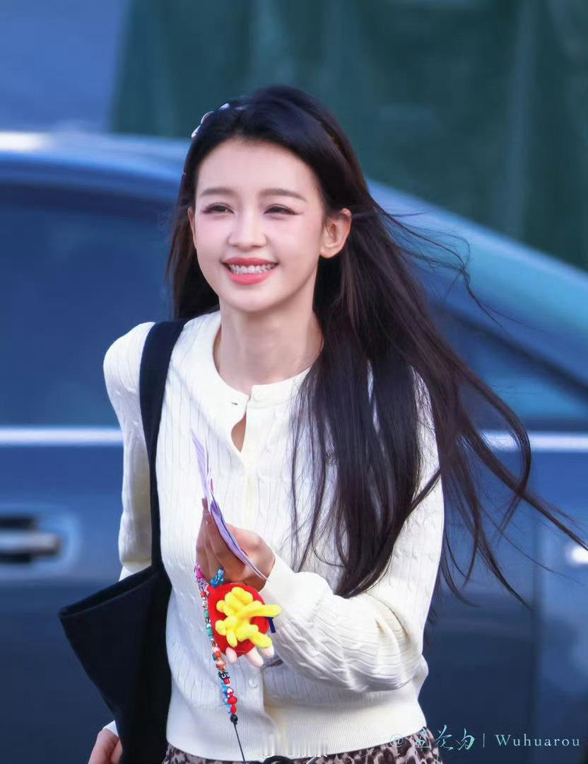 孙怡小考赢面最重要孙怡称裤子正反不重要孙怡参加乘风小考居然不小心把裤子穿反了，还
