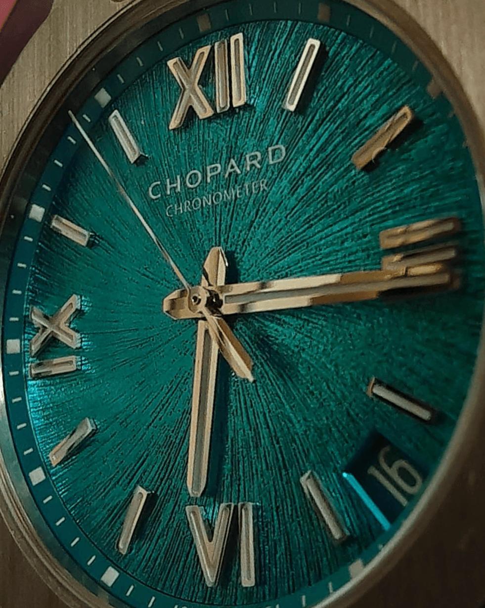 【萧邦雪山的表盘真漂亮】虽然萧邦的品牌含金量不高，但是不影响取悦自己，世界上有两