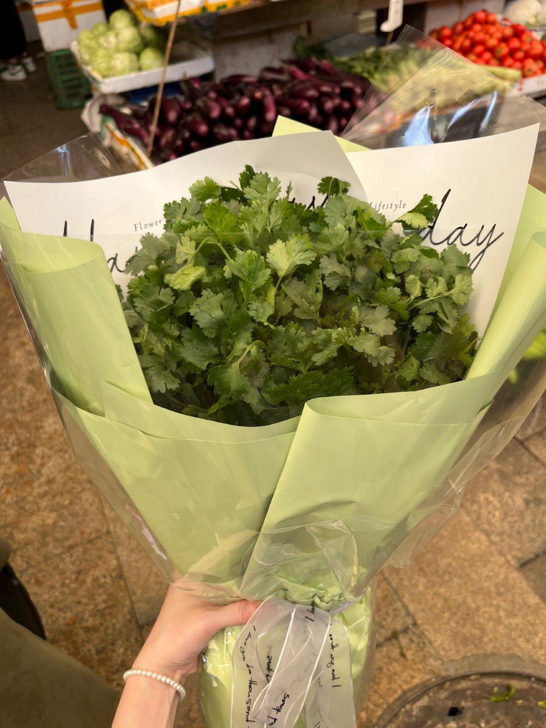 #到底是谁想出的香菜沐浴露#香菜终于癫成了我想要的样子#我请问呢？谁想的香菜味！