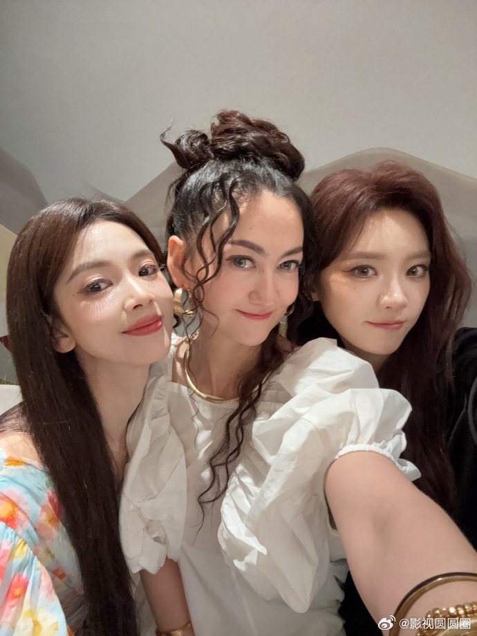 者来女发长文告别乘风2026 乘风2026收官，者来女晒合照好好和舞台道别，夸赞