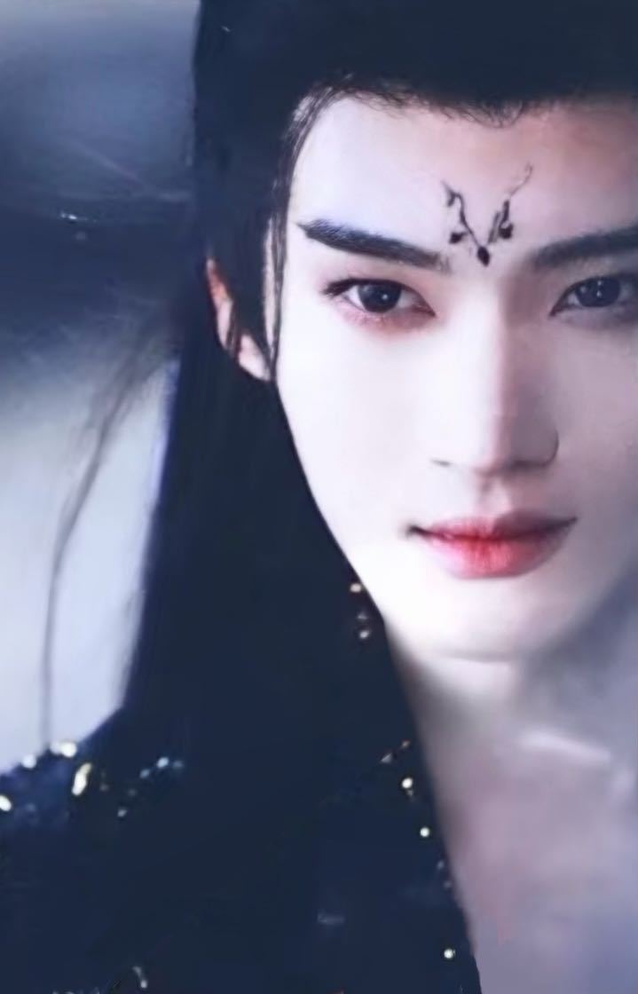 闫桉也超爱小蝴蝶！谁不爱呢？？？期待小蝴蝶的限时返场啊！🦋🦋🦋🦋（🍎?
