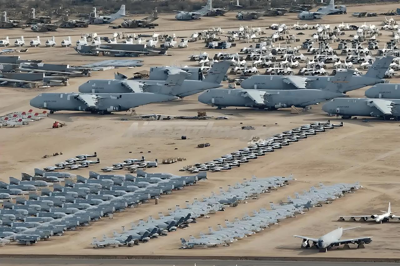 伊朗再次反击！这次剑指美军军事基地的心脏，让美国损失惨重，一度感到肉疼！
 
据