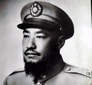 1937年，马麟自麦加归来，为试探马步芳的态度，派人转电马步芳，请他接济路费2万