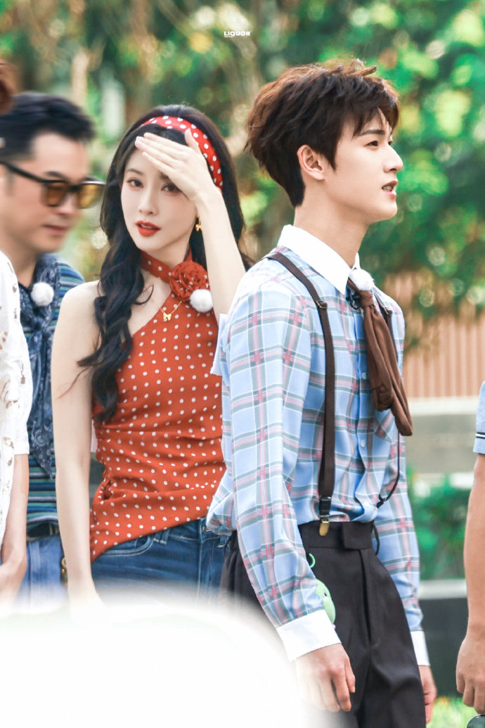 昀牵孟绕快三年了 昀牵孟绕红利昀牵孟绕红利，昀牵孟绕快三年了，谁懂同框就是甜的含