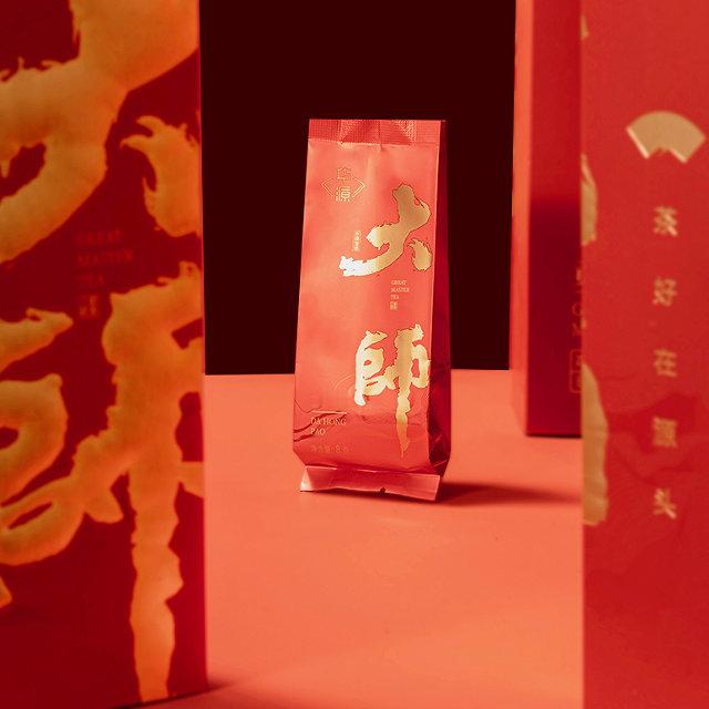 这款茶叶礼盒里的铁观音、大红袍、贡眉白茶等多种茶叶，口感醇厚，让人陶醉。不仅适合