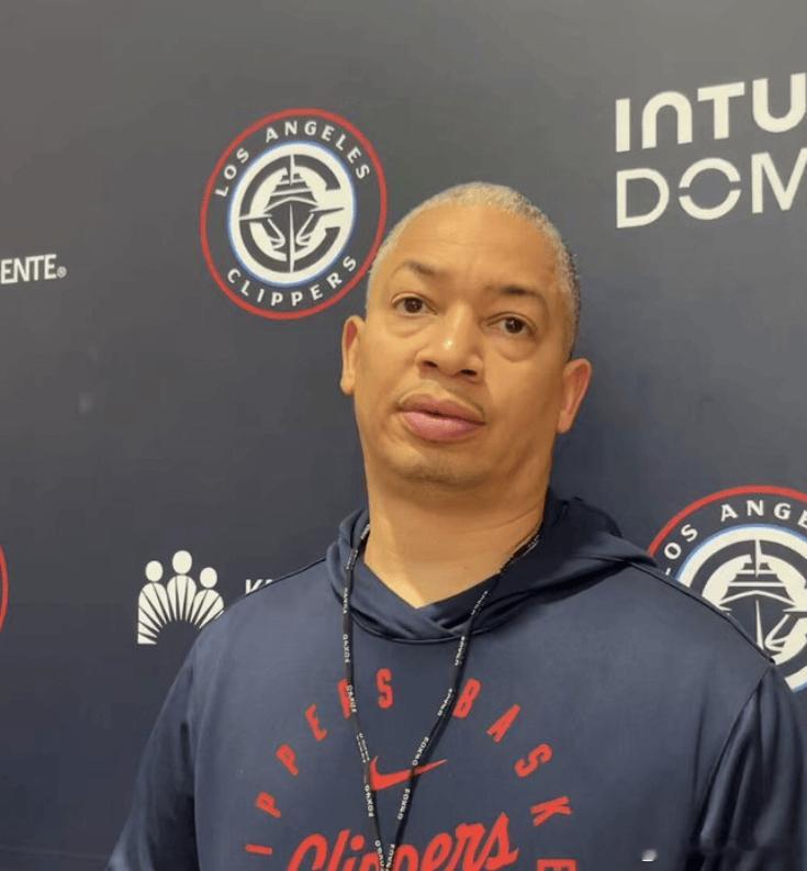 你再怪泰伦卢，他也不会变成波波维奇。就怪管理层吧，把亚历山大送给了雷霆，又送给雷