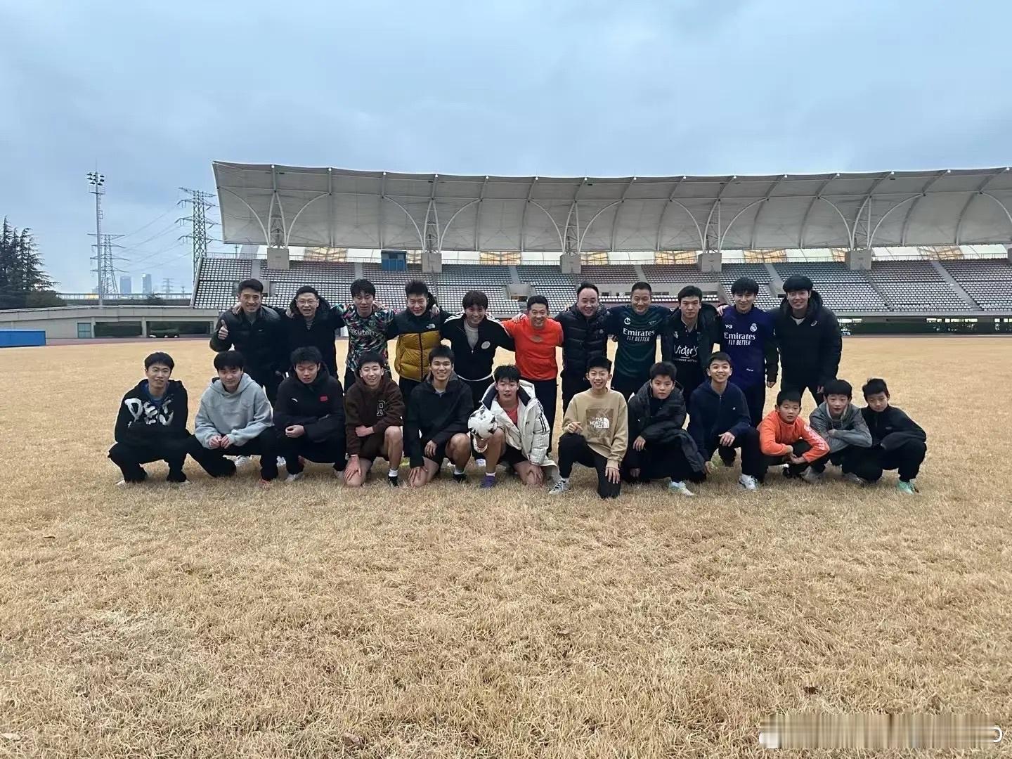 向鹏：把今年的遗憾，叠成来年的勇气。越努力越幸运，明年继续冲💪💪 