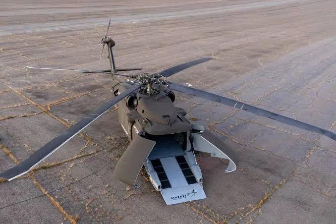 西科斯基刚刚在美国陆军协会 (AUSA) 2025 年会上发布了一架没有脸的黑鹰