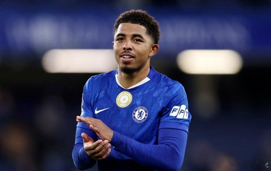 12月15日讯 弗法纳在接受采访时盛赞帕尔默，认为他来自不同的星球，而且很接近姆