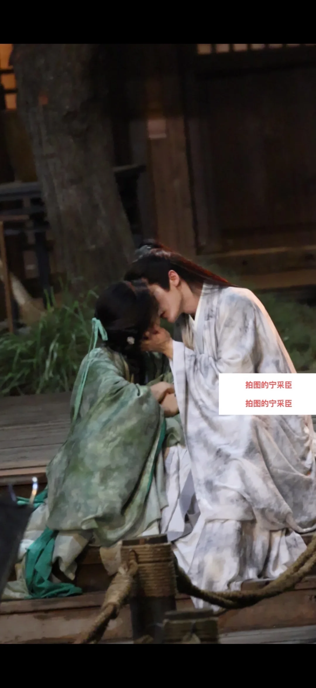 檀健次 卢昱晓 吻戏。何不同舟渡