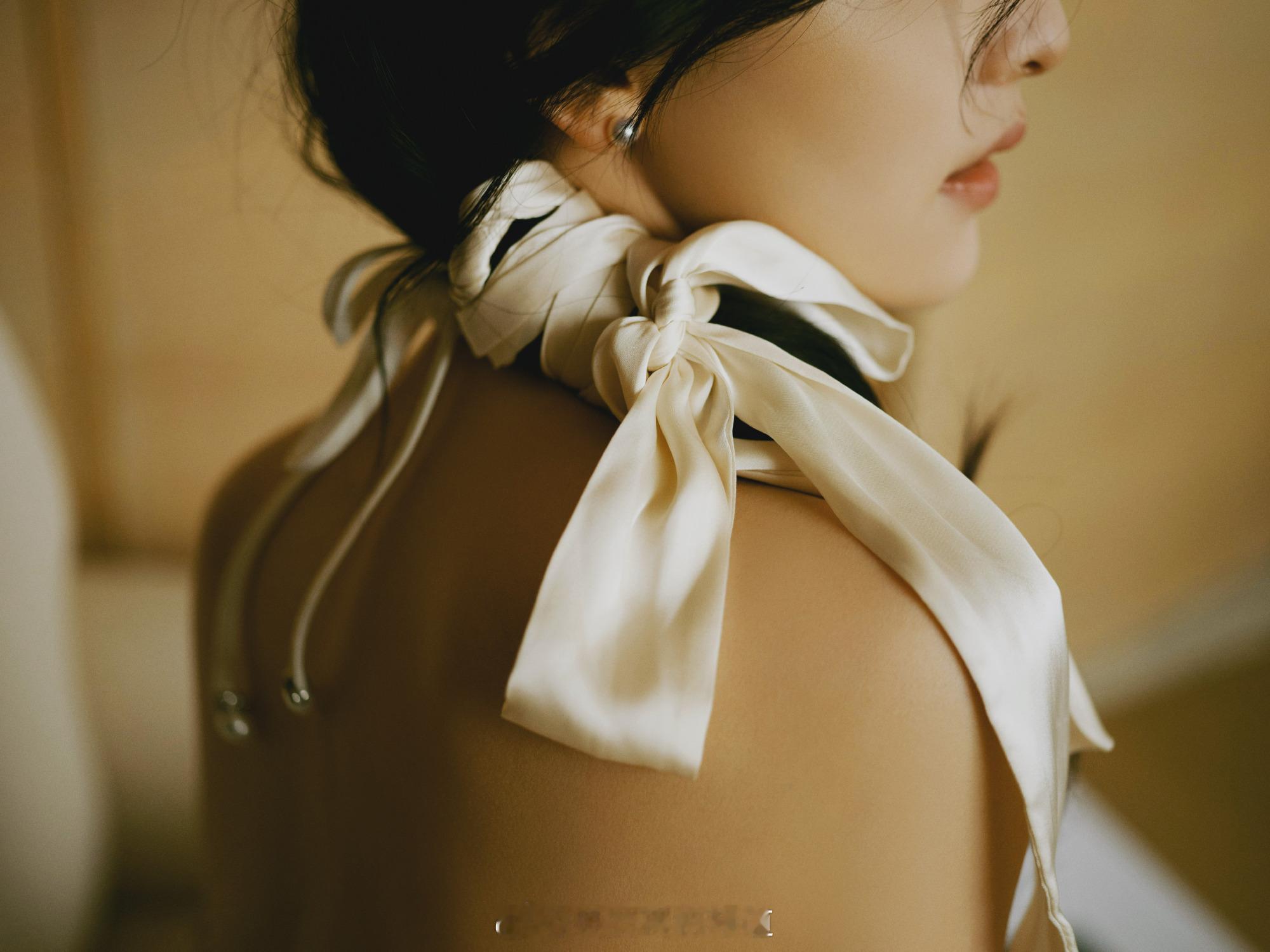 章若楠白色柔美清新少女感满满 ​​​