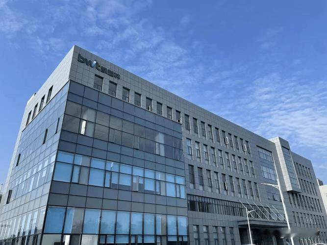 春晚刚过，北京四家机器人公司上了台，其中两家是本地的。不是凑数，是真的能干活——