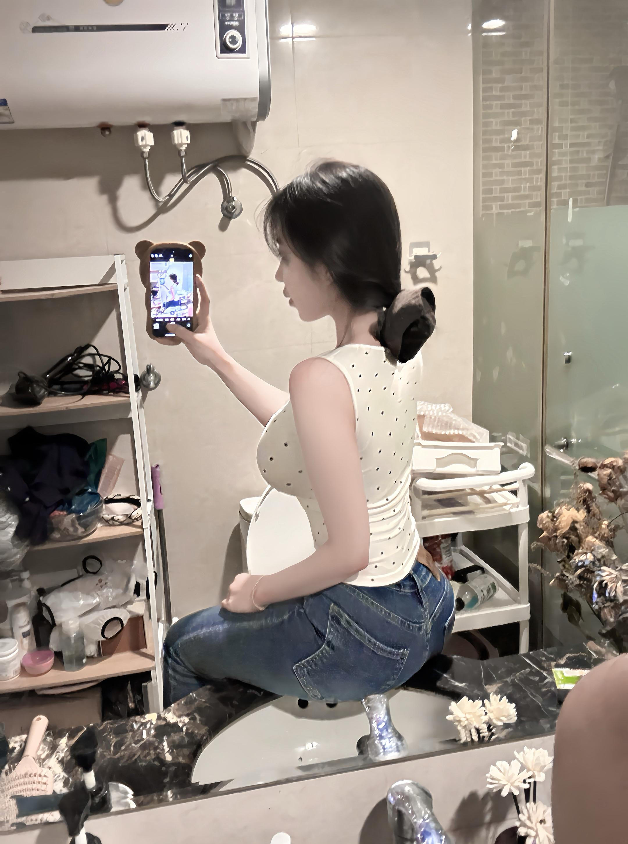 东莞终于在冬天迎来了夏天，今天热死了。