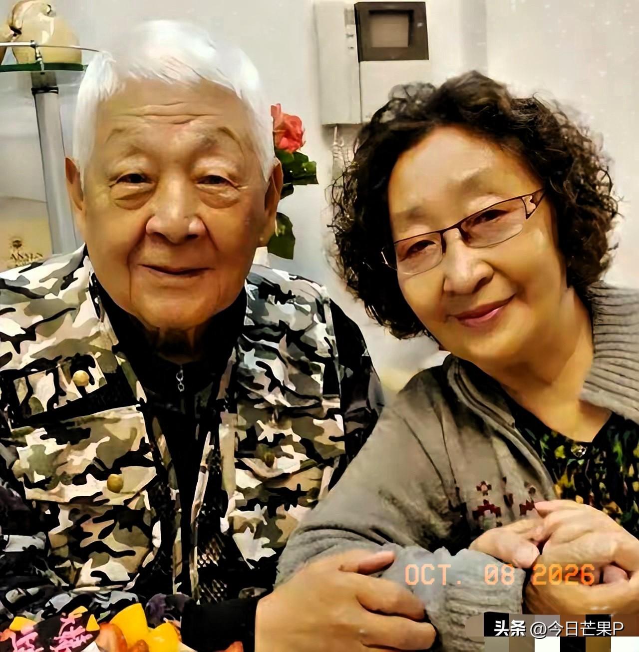 彭玉走了。
她最放心不下的人，不是大女兒赵玲琪，也不是小女兒赵珈琪，而是她的第二