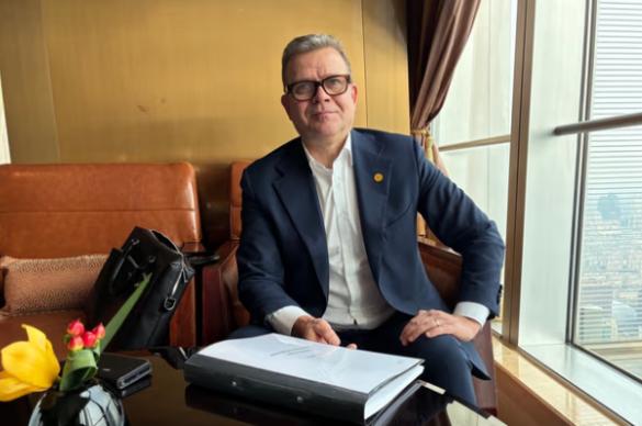 据芬兰媒体IS报道，芬兰总理奥尔波在访华的当晚，在北京接受采访，他透露：“我很早