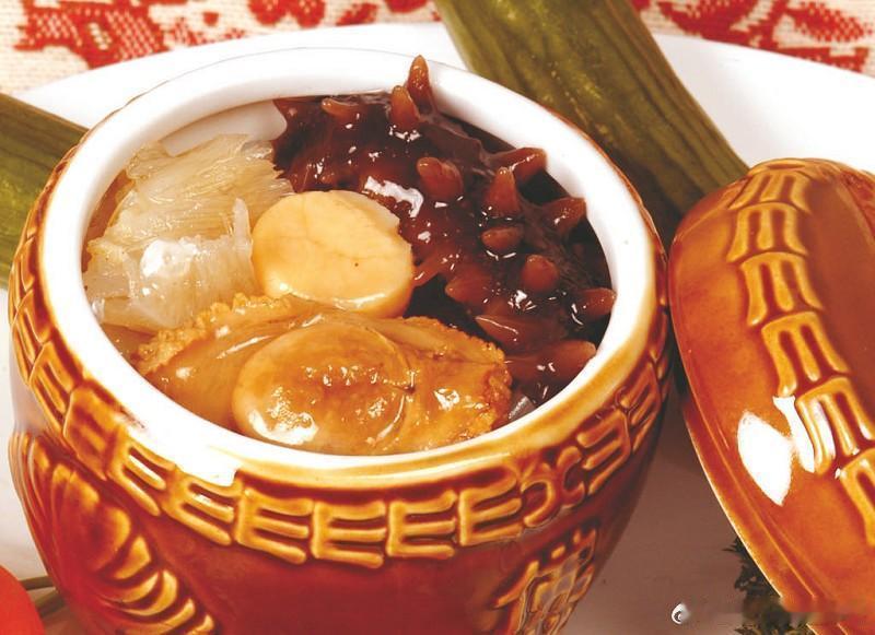 胖哥论坛[超话]  美食 【名菜《佛跳墙》的由来，以及制作的材料挑选你知道吗？】
