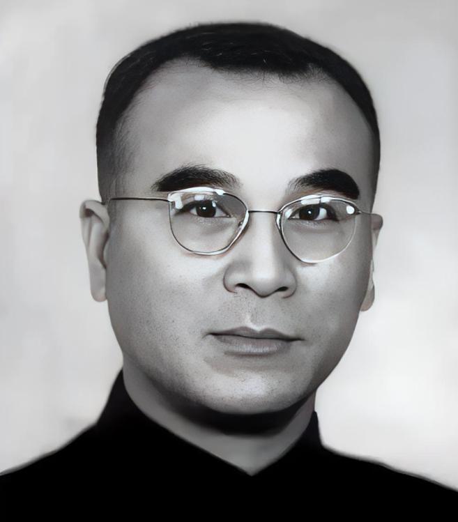 1949年，南京上万名政治犯即将被集体处决，一个国民党高官冒死拦下屠刀，30年后