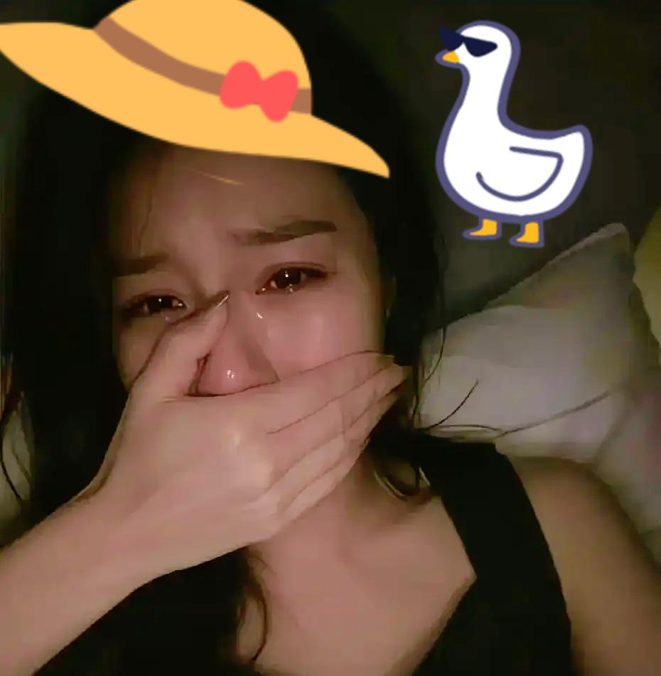 杭州一位三十六岁单身大姐林女士，掏出十八万八入手了一台智能男性机器人，既能贴心陪