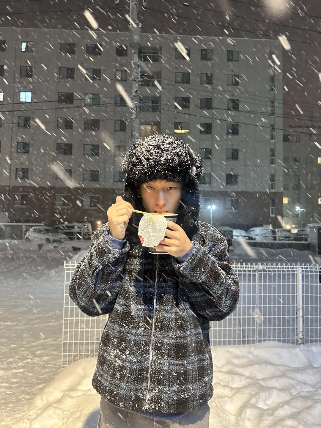 暴雪里的泡面会香一点🍜