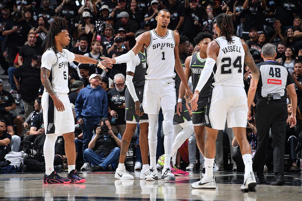马刺38分痛宰森林狼扳成1-1 文班19+15华子仅12分！5月7日报道：NBA