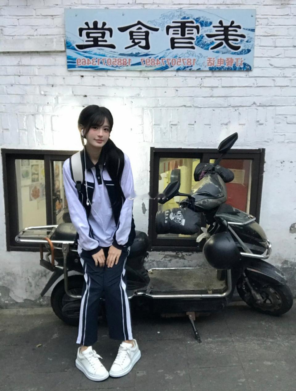 她算不算是最单纯的千金大小姐？26岁从来没谈过恋爱，像白纸一样干净 