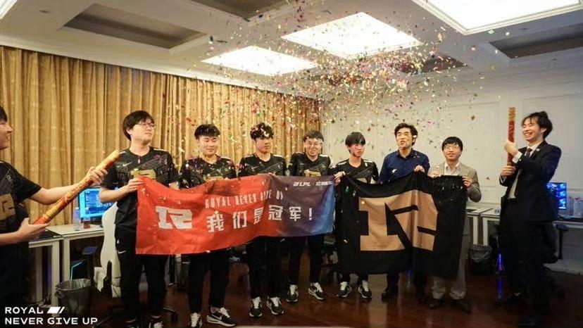 4年前的今天，RNG 3-2 战胜T1，拿到第三座MSI冠军。这也是LPL队伍最