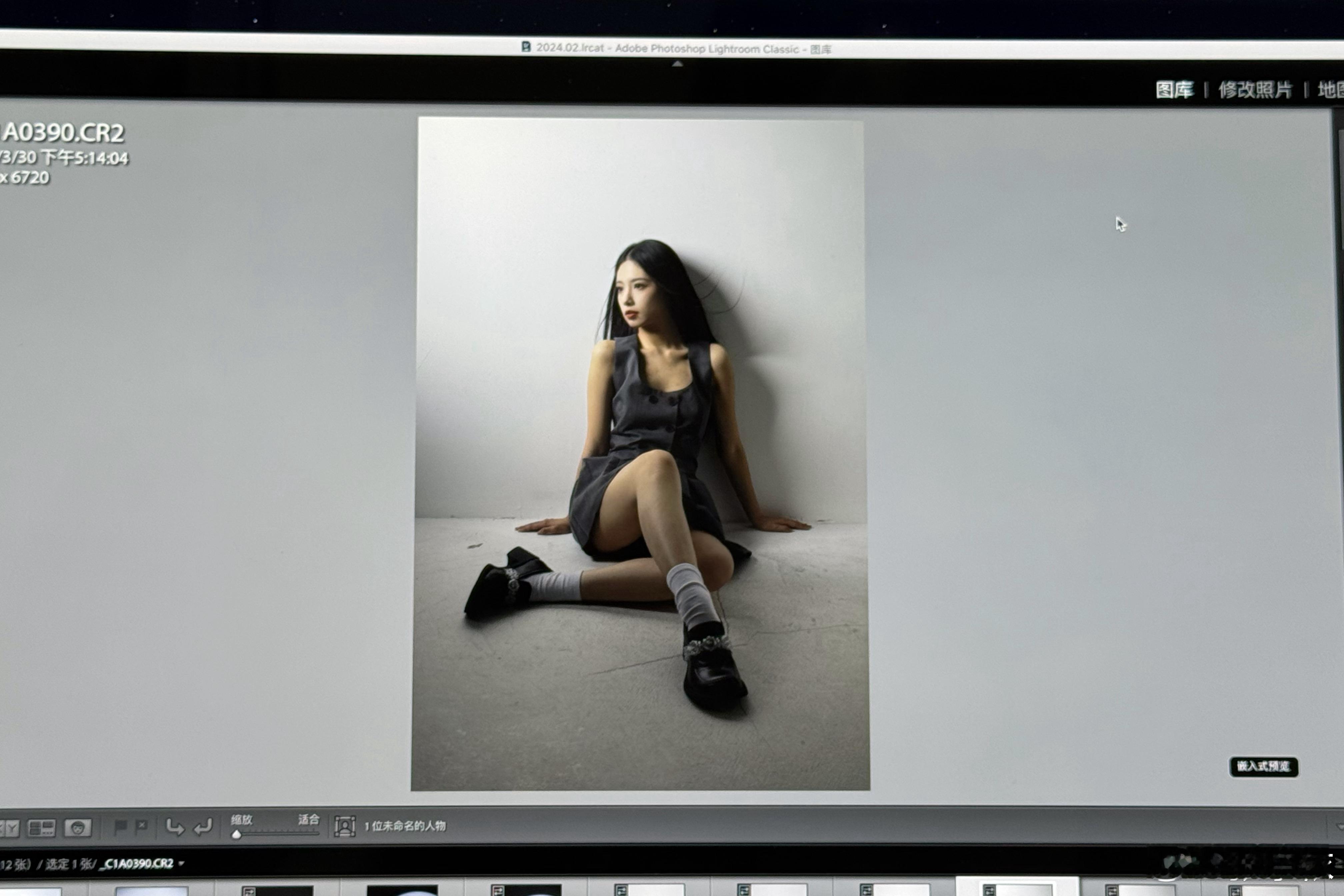 趁着闲暇时间拍拍照，祝我体检顺利吧🖤 ​​​