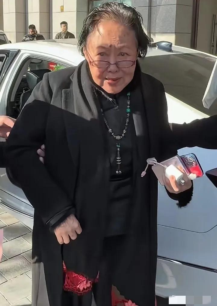 万万没想到，曾经红遍大江南北的女神，如今老成这样了……