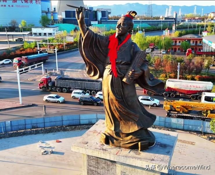 司马迁故里争抢再现高潮。
迄今为止的司马迁最大铜像，
在山西河津落成。
的确现今