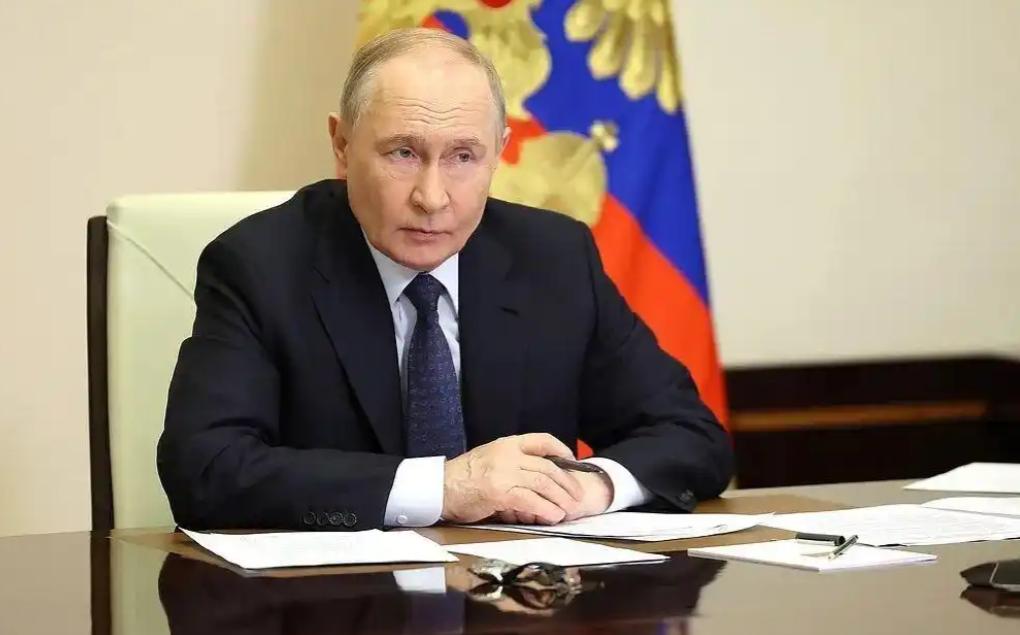 [熊猫]普京一句话，特朗普几个月的脸全丢光了！
 
俄军4月11日16点准时停火