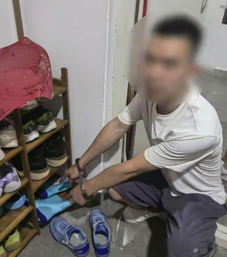 辽宁沈阳，一女子取出现金，存在家里，分别放在了三个角落，不久她发现，钱好像少了，