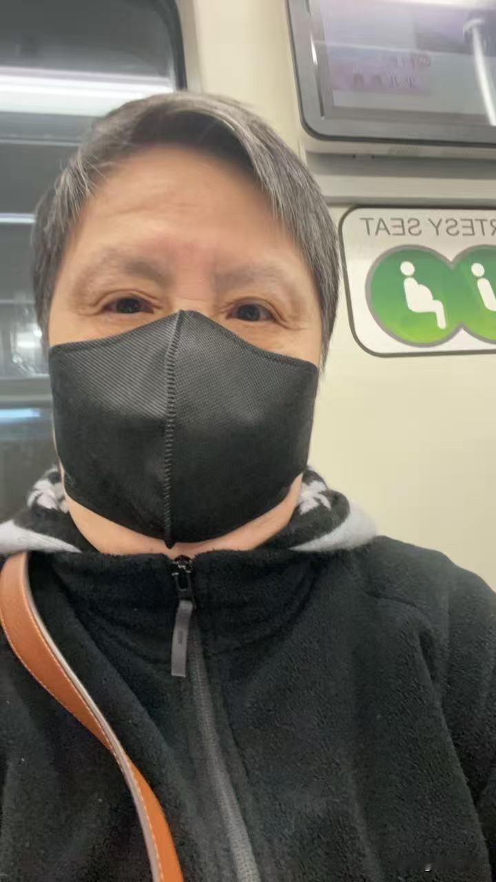 3月26日做腹部平扫，
每年一次的检查。

2022年胆结石急性发作，
因为遇到