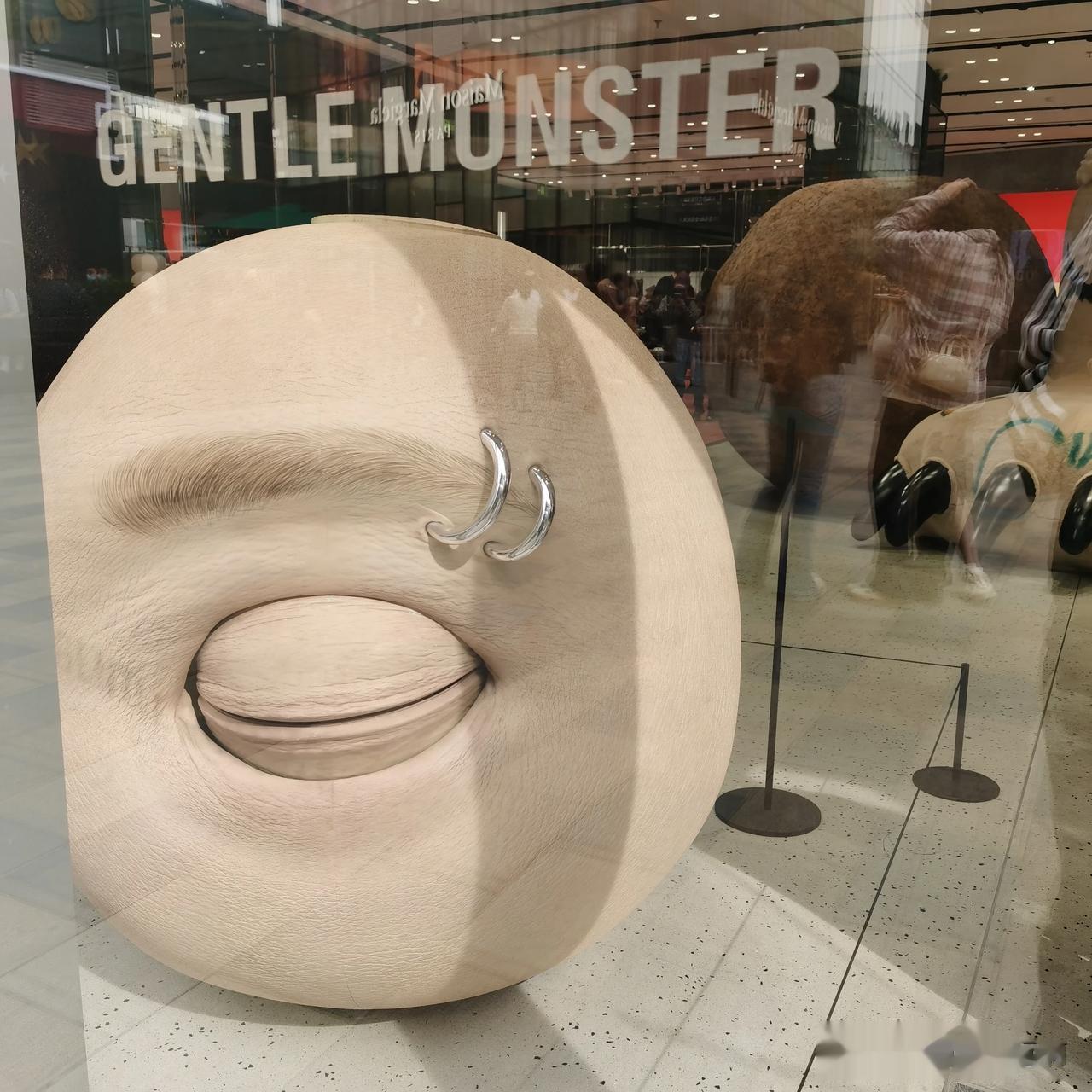 #记录我的2023# 
#秋日生活打卡记# 
gentle monster的店铺