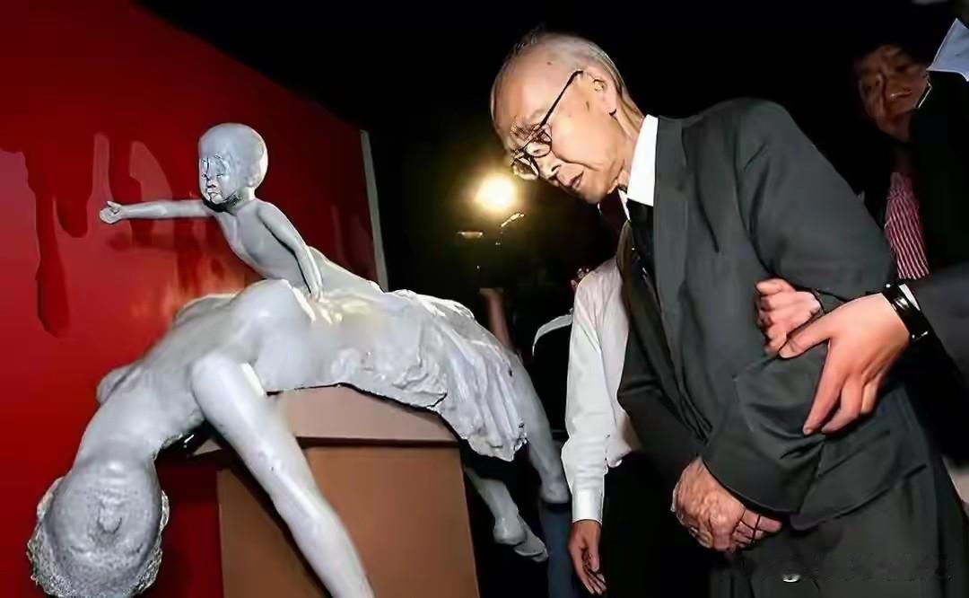 “把我的骨灰撒到山西的牲口市场，让驴马天天踩踏！”

2007年寒冬，一位87岁