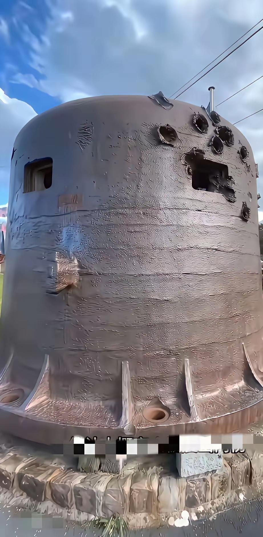 德国二战铁甲碉堡

放现在几个自杀无人机，或是远程发射单兵燃烧弹，都可以让防守在