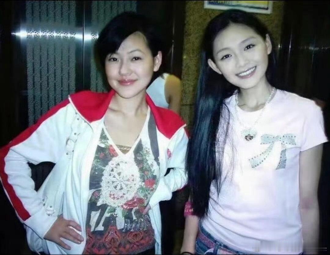 小S为了这次大S的日本旅行，期待了好久，还做了超多攻略，满心欢喜准备一场温馨之旅