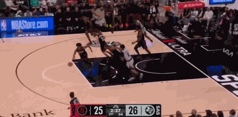 杀招！杜阿连线火箭成功反超马刺！
在今天NBA常规赛火箭对阵马刺的第一节比赛中，