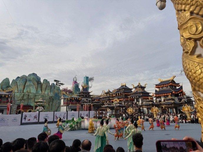 河南文旅整出新花活春节百元红包是万岁山NPC给的河南文旅最打动人的，是**有历史