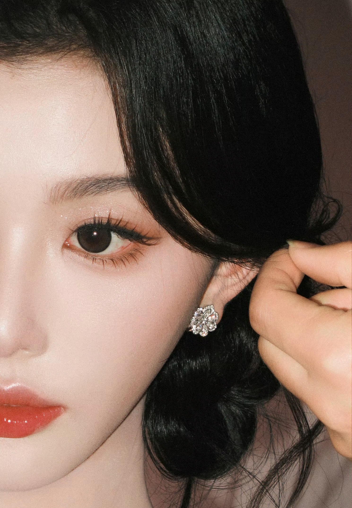 孔雪儿真人bjd孔雪儿美背孔雪儿抹胸流苏裙搭配绝美露背设计，线条干净又精致，气质