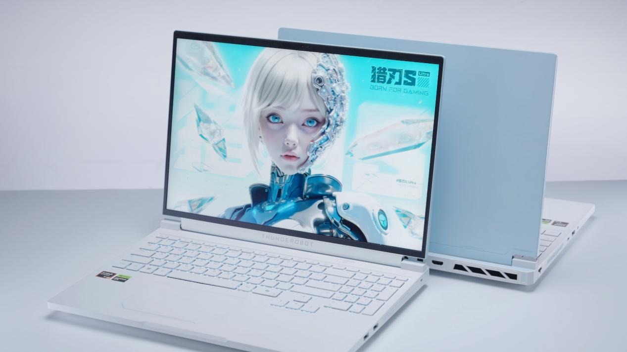 蓝白战机降临，雷神猎刃S Ultra再定义高性能游戏本