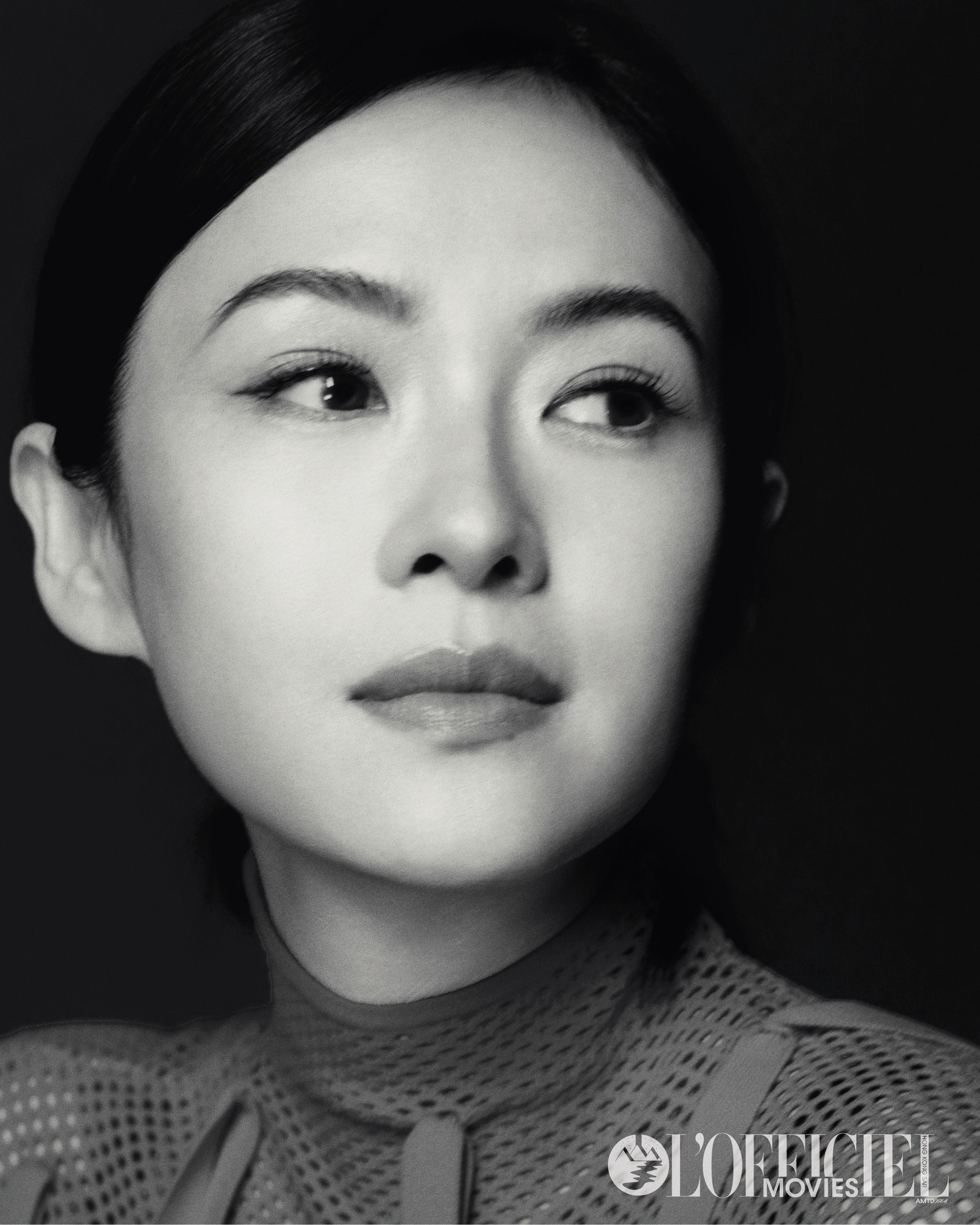 章子怡奖杯版脸颊比心 奖杯版比心是萌点，一键三连是亮点。章子怡这波操作，既有实力