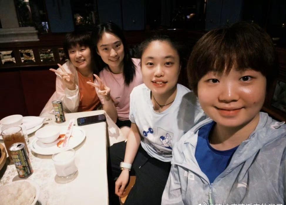 国乒女队成员王晓彤社媒晒出参加2026WTT萨格勒布常规挑战赛和WTT卢布尔雅那